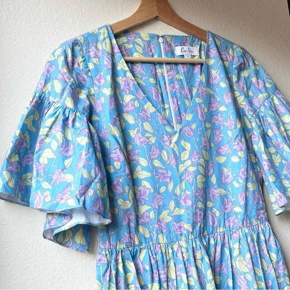 Coco Shop Short Sleeve Bell Sleeve Tiered V Neck MIDI Dress Blue Floral Sz S